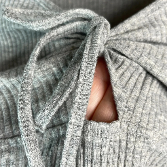 5/$25 SHEIN Qutie Lettuce Trim Knot Front RibKnit Tee Grey Cropped Long Sleeve L - Picture 5 of 11